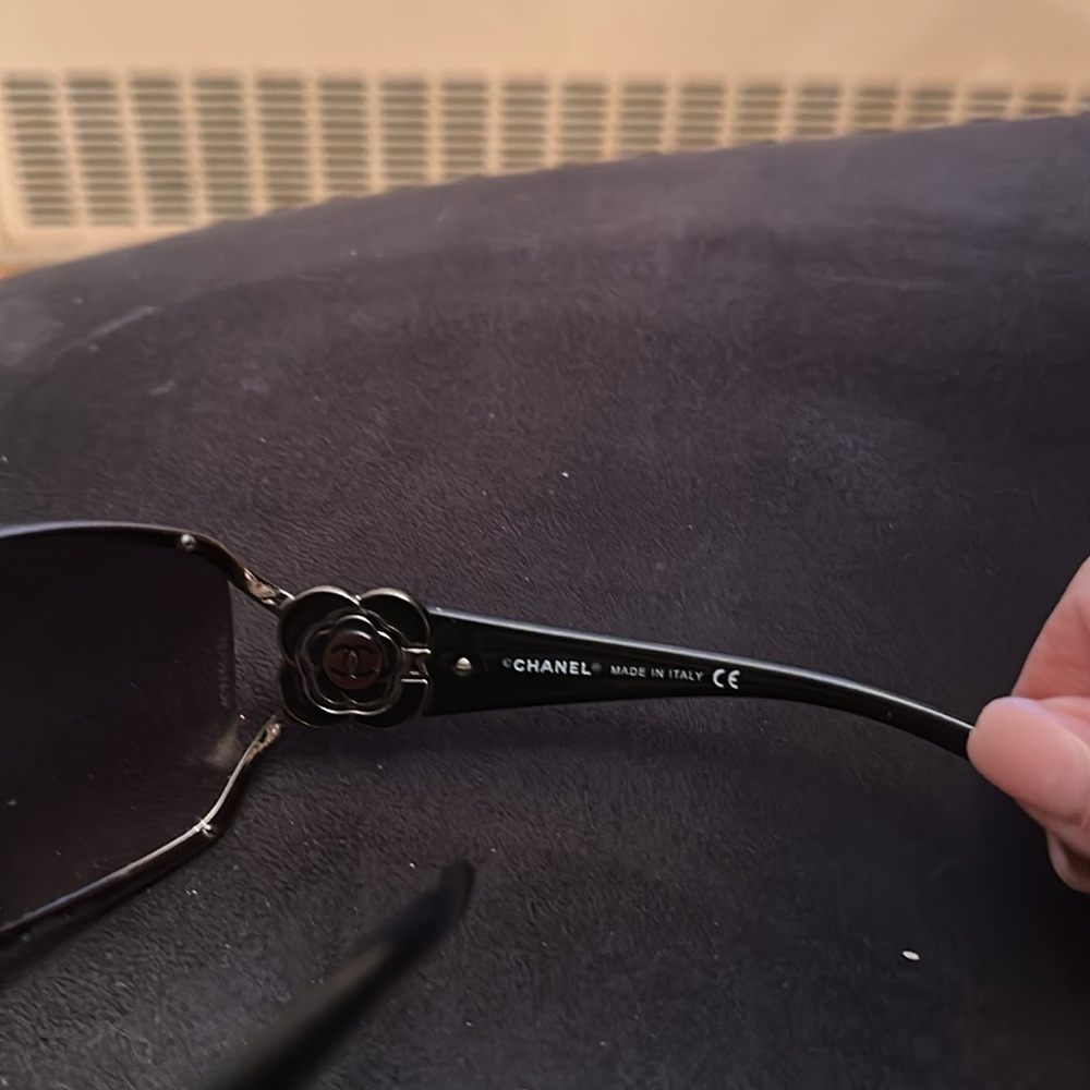 CHANEL Black Sunglasses - Picture 11 of 12